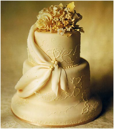 The Perfect Wedding Cake book The lovely freehand drapery 